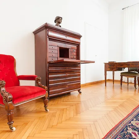 Treasurerome Spanish Steps 4br רומא